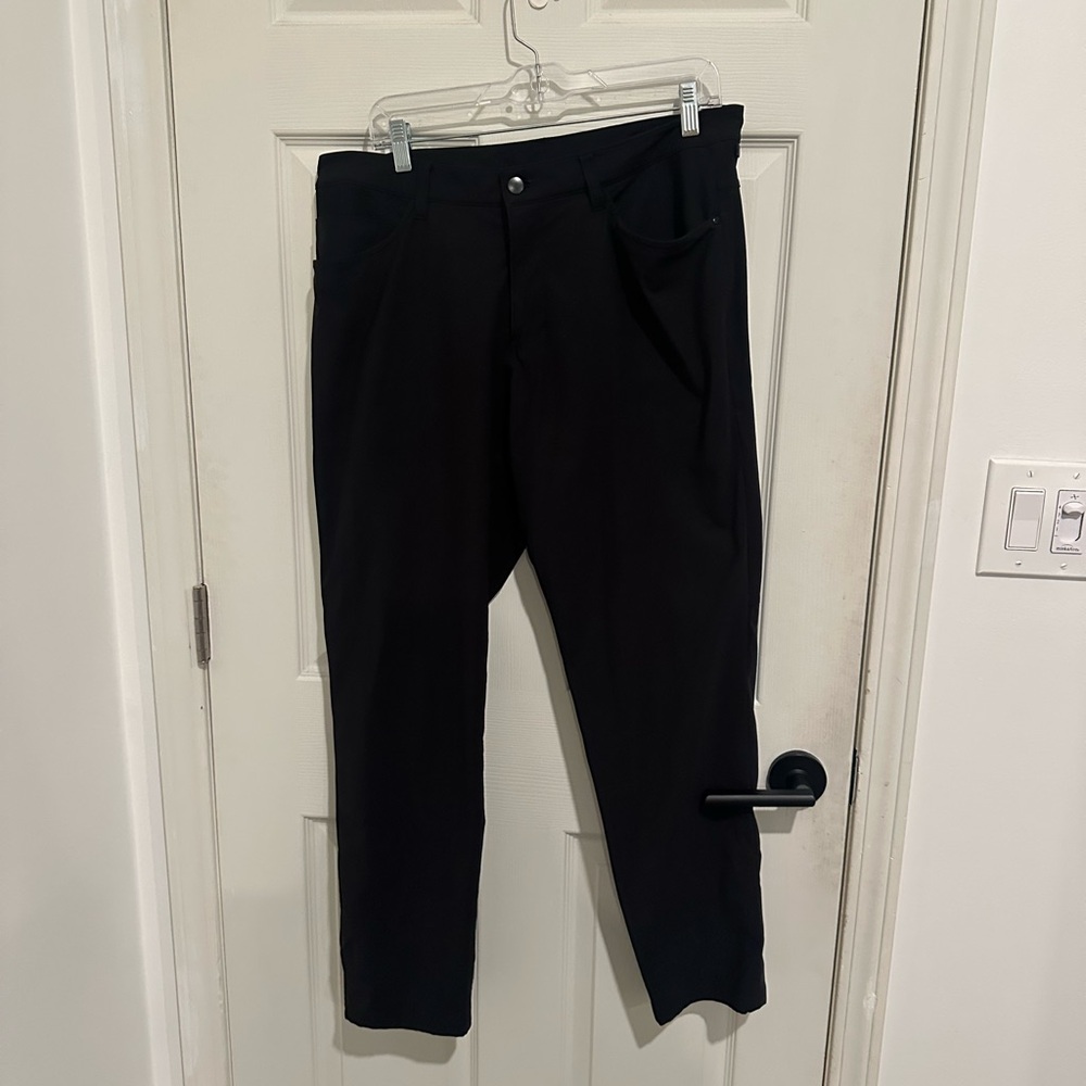 lululemon athletica ABC Men's Classic Fit Black Pants Size 34, 32 inseam